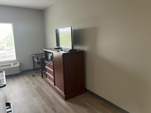 Baymont by Wyndham Lakeland Bagian luar foto