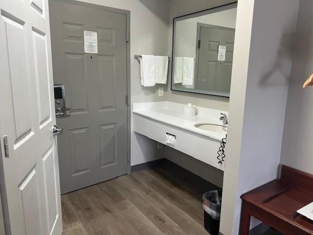 Baymont by Wyndham Lakeland Bagian luar foto