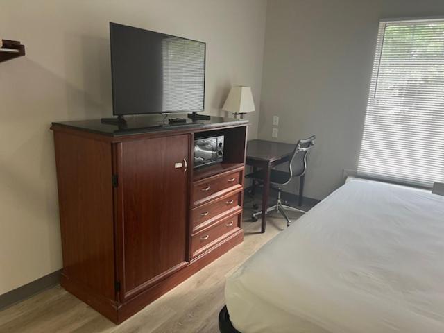 Baymont by Wyndham Lakeland Bagian luar foto