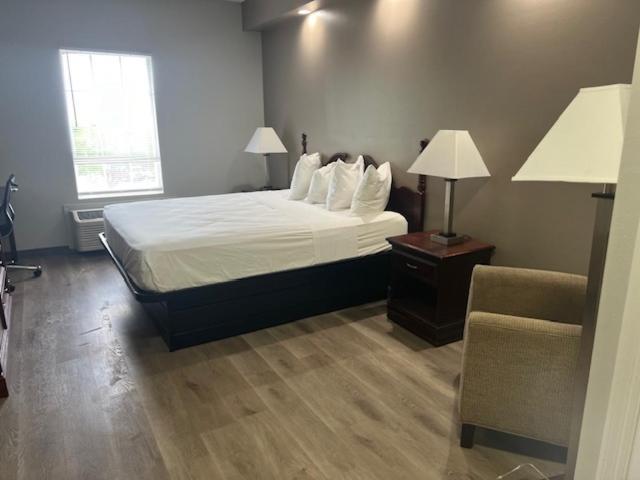 Baymont by Wyndham Lakeland Bagian luar foto