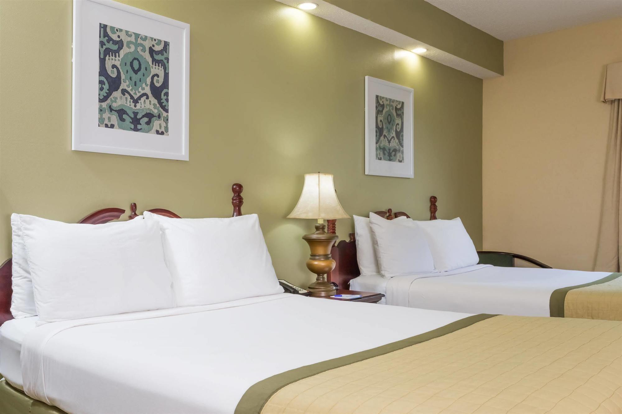 Baymont by Wyndham Lakeland Bagian luar foto